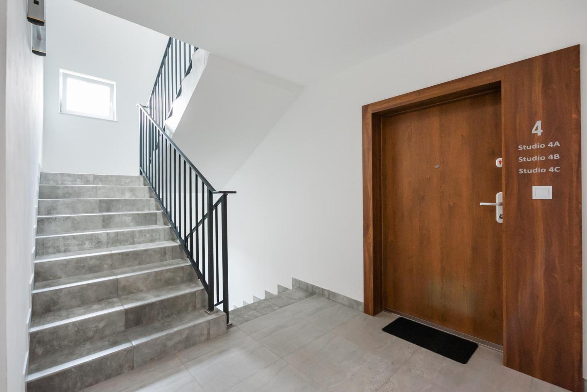 Hohome Comfy Apartments วอร์ซอ ภายนอก รูปภาพ